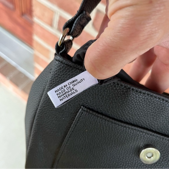 Nine West adjustable strap purse. Black and silver - Picture 10 of 10